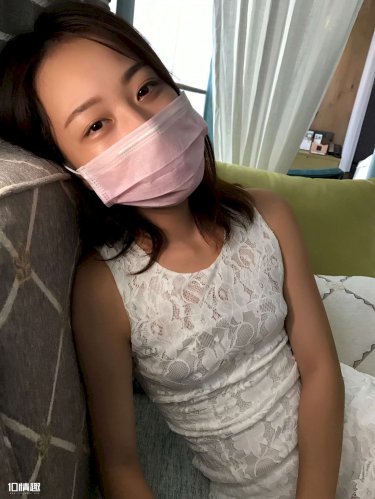 男生把qq放进女生的qq里